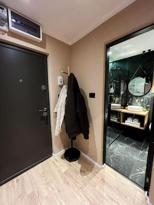 7- A Chic Urban Hideaway, 10min Walk To Center * Timişoara