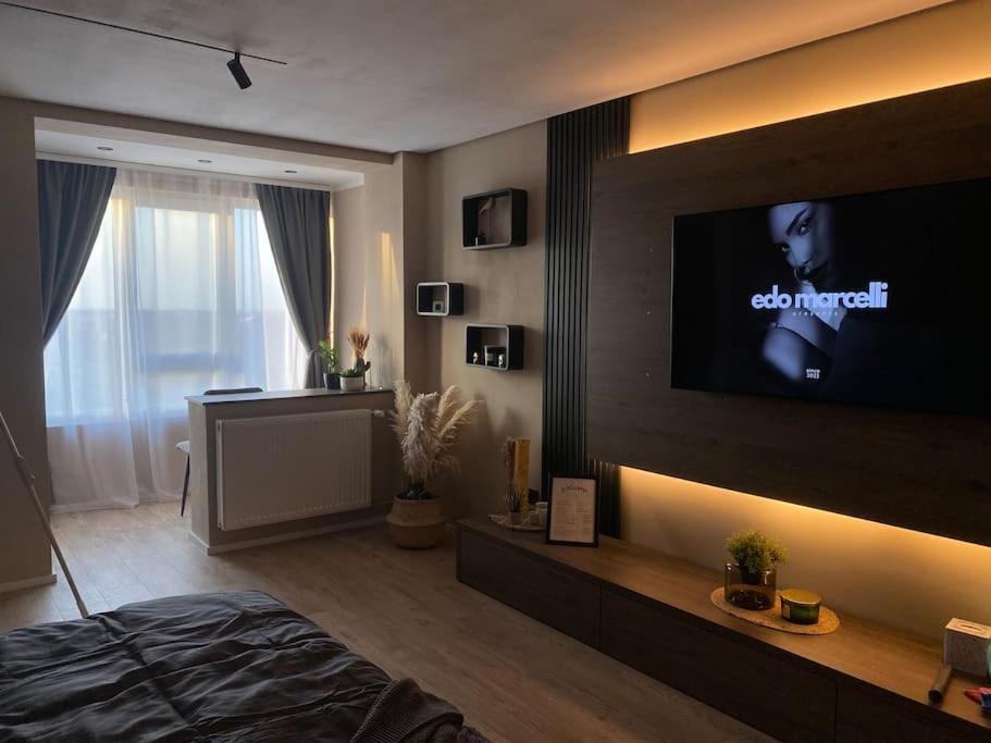 7- A Chic Urban Hideaway, 10min Walk To Center Timişoara